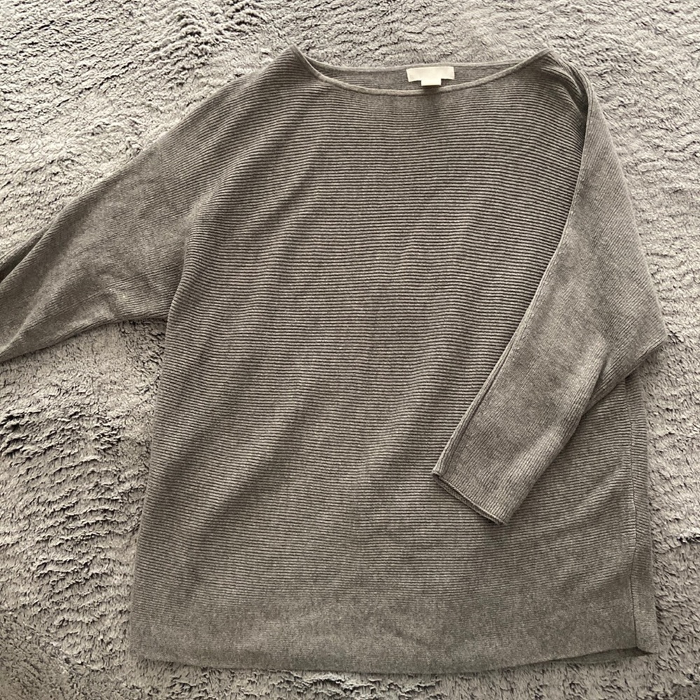 Gray mock neck sweater! Size large for slightly oversized look!